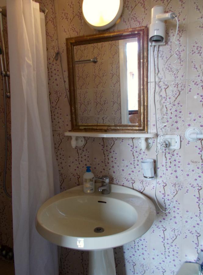 Hotel D'Azeglio Firenze Bagian luar foto